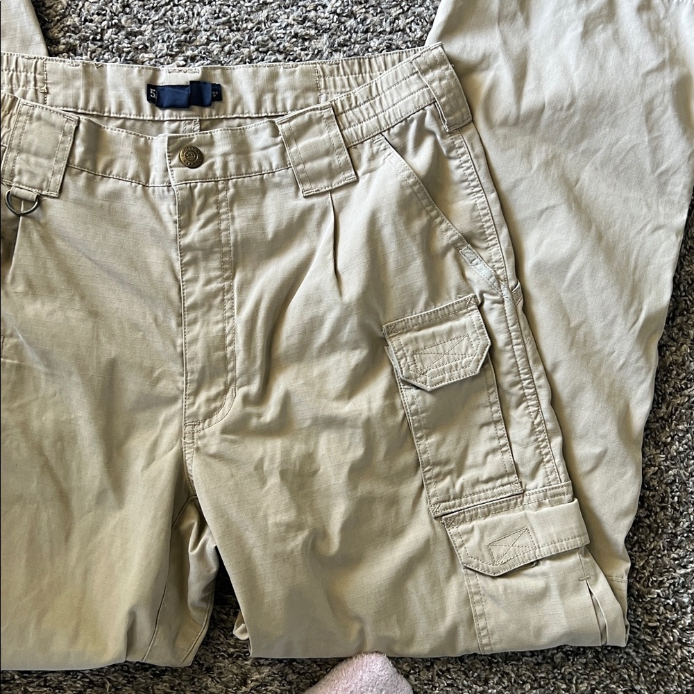 5.11 Tactical Women’s Khaki Cargo Pants 32/34 EUC - Picture 8 of 10